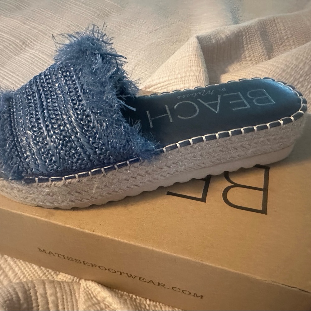 Matisse Seashell Blue Slide Sandals